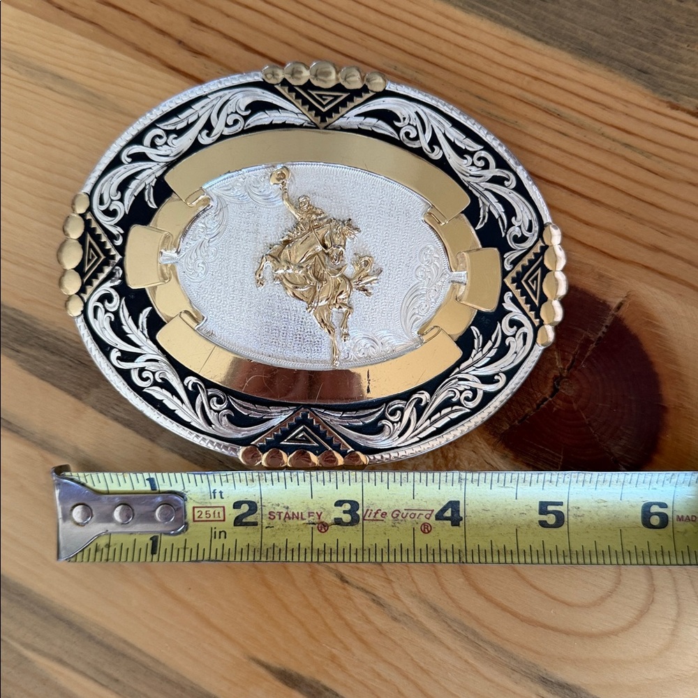 Montana Silversmiths Silver and Gold Buckle - Picture 7 of 7